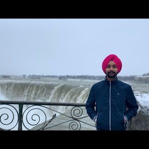 Meet your Posher, Paramvir